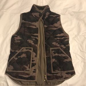 Camo puffer vest